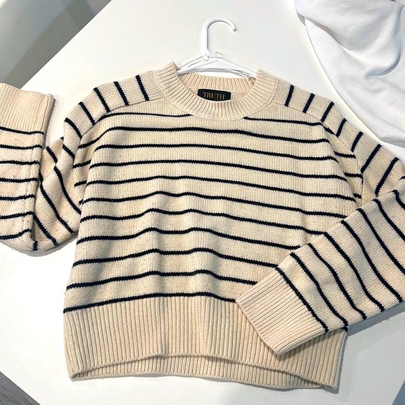 truth by republic Sweaters - TRUTH by Republic Women's Cream/ Navy Striped Pullover Crop Sweater